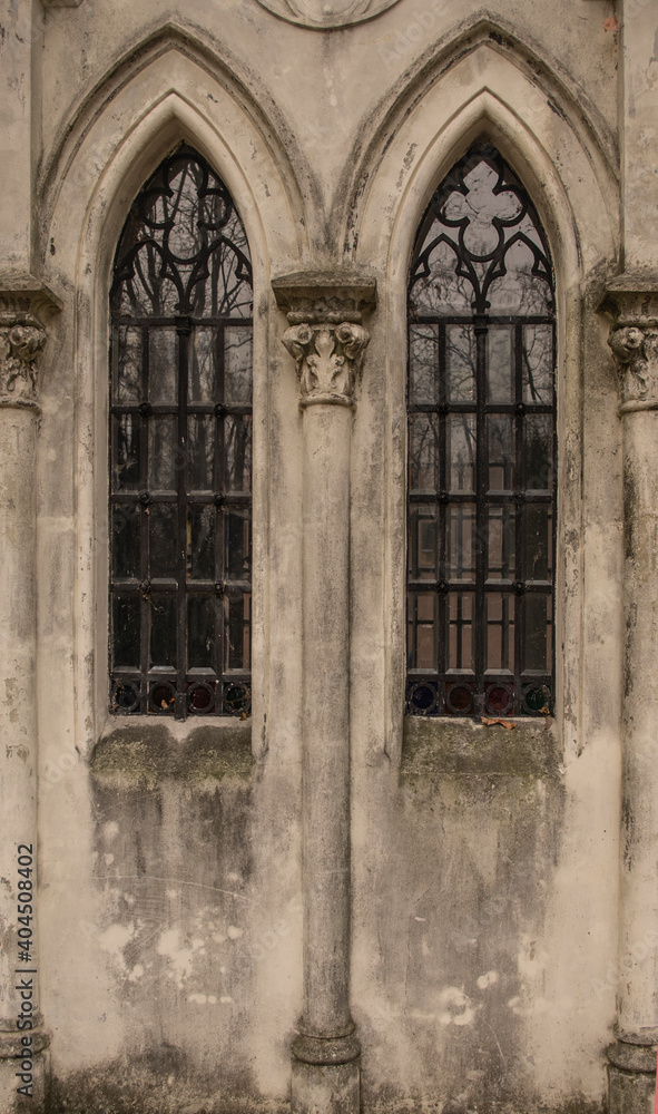 Neogotyckie okno