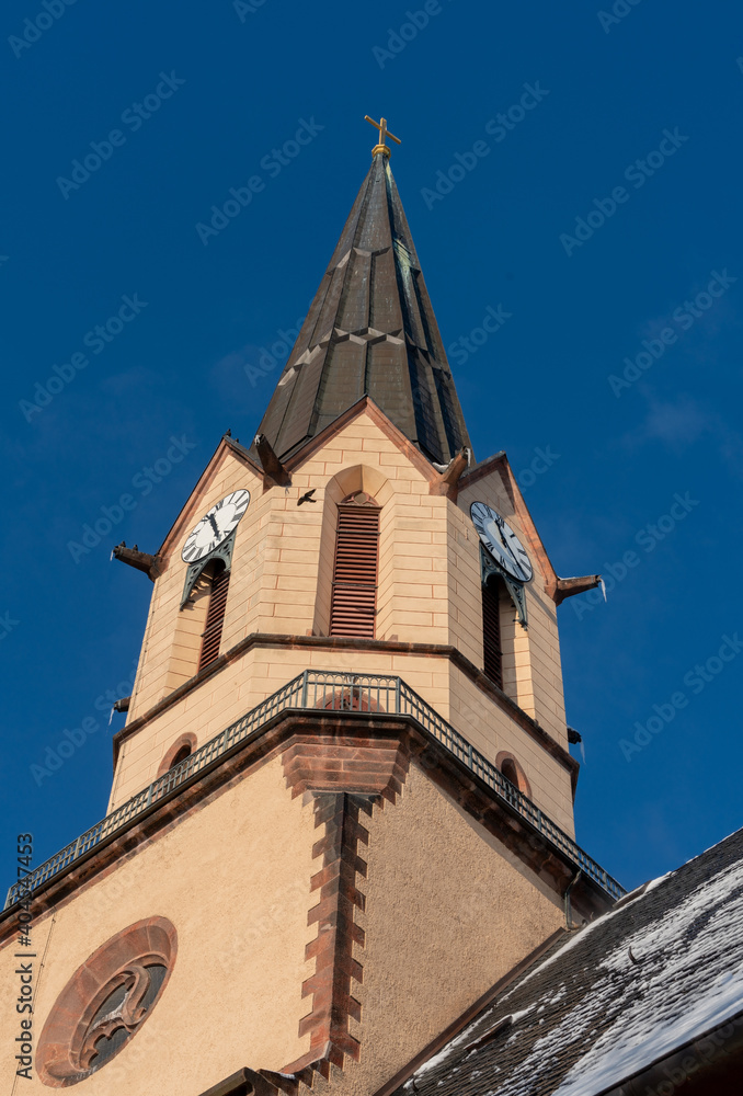 alte Stadtkirche Burgstädt im Winter