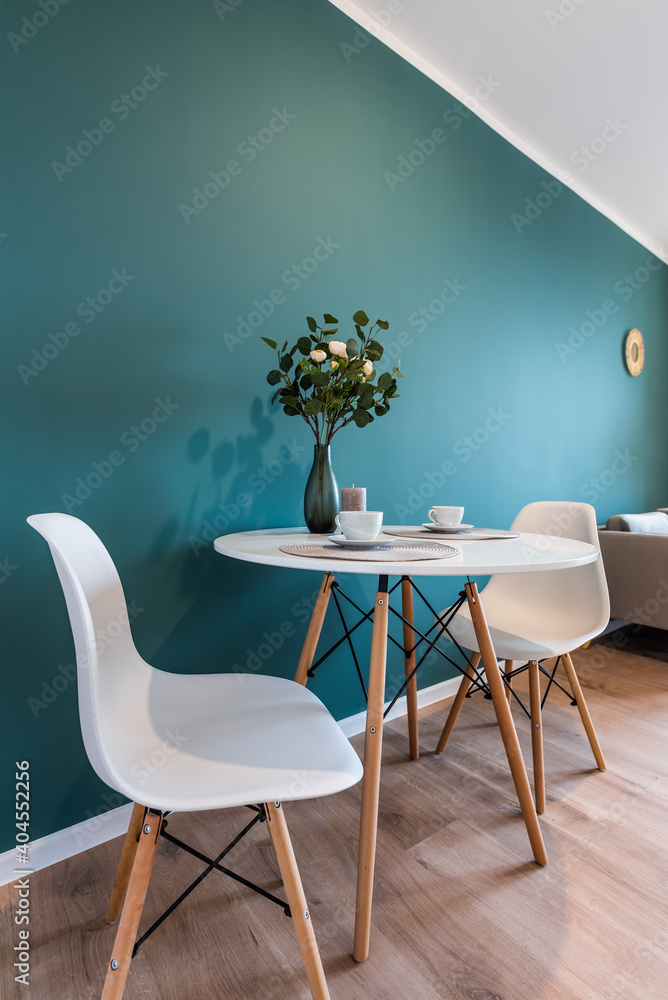 flip flats - renovation = sale of an apartment / home staging