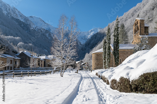 Salau village des pyrénées sous la neige