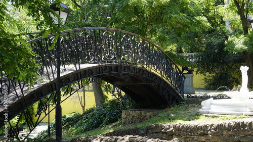 Suspended steel bridge
