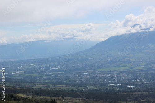 Cerro Imbabura, panorama de sus faldas