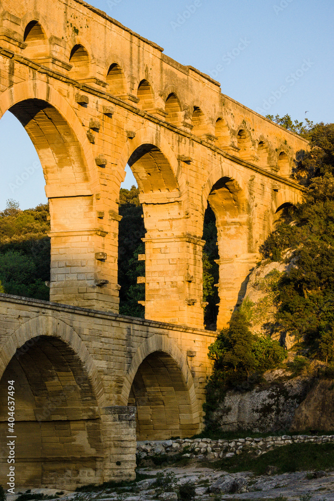 Puente de Gard ,acueducto patrimonio de la humanidad, construido por el Imperio romano, siglo I d.C , Remoulins, departamento de Gard,Francia, Europa