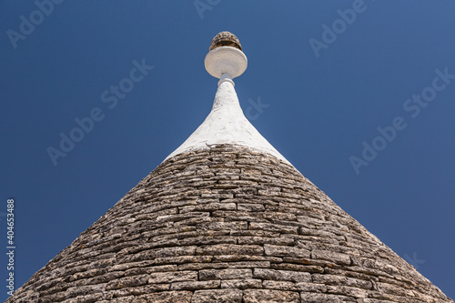 イタリア アルベロベッロのトゥルッリのとんがり屋根