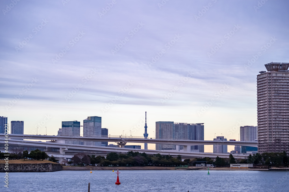 東京都港区台場から見た東京湾の夕景