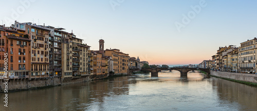 イタリア フィレンツェのサンタ・トリニタ橋 