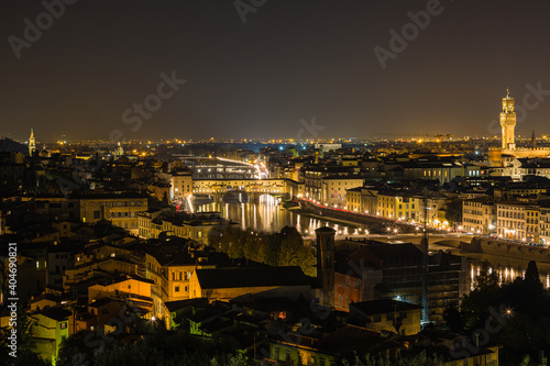 イタリア　ミケランジェロ広場から見えるフィレンツェの夜景  © pespiero