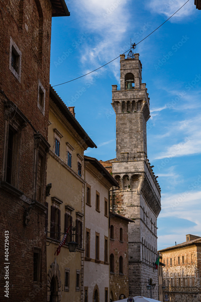 イタリア　モンテプルチャーノの塔
