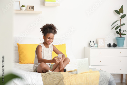 Teenage African-American gi...