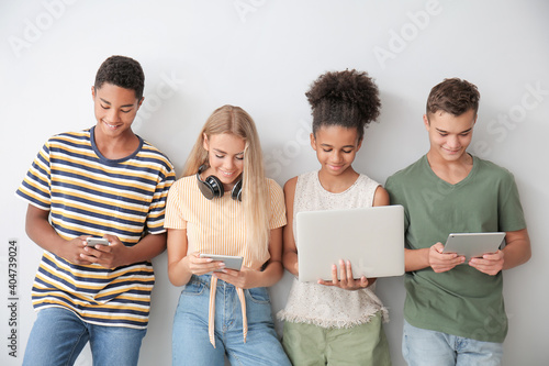 Teenagers with different de...