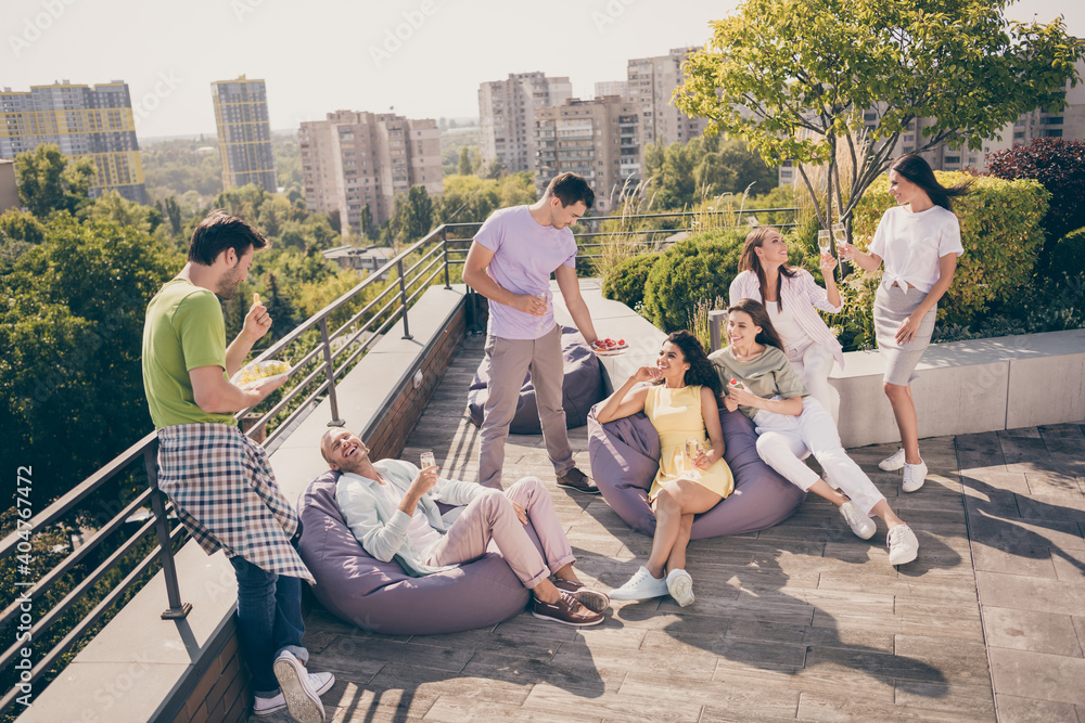 Ταπετσαρία Full size photo of young cheerful friends enjoy summer weekend eat drink chat sp