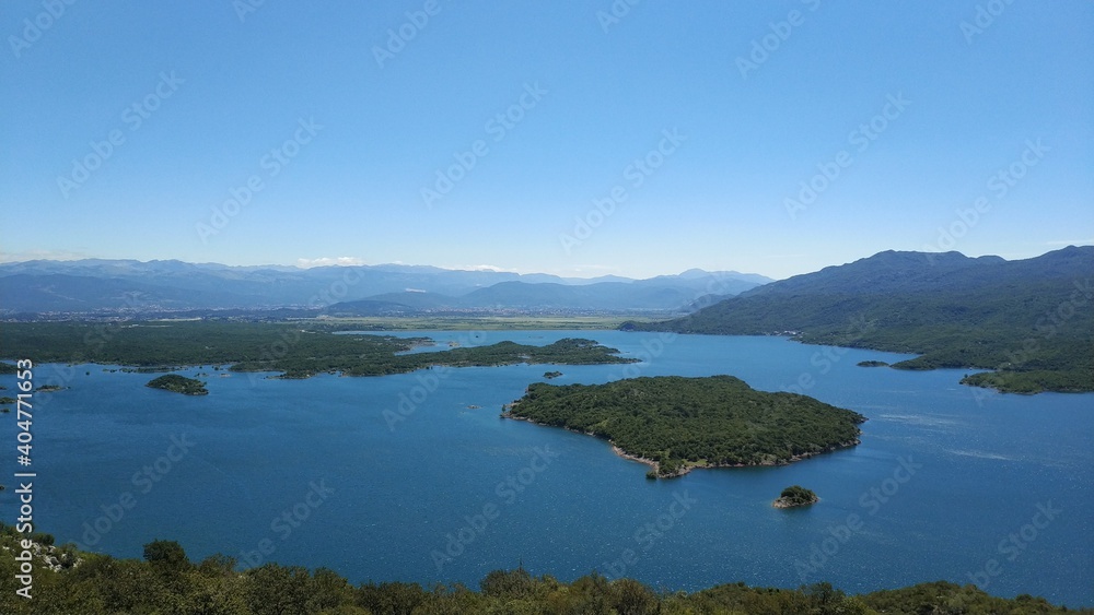 Fototapeta premium lake and mountains