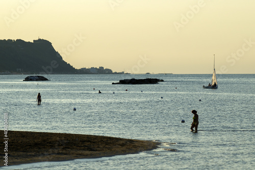 Coucher de soleil sur les plages de la ville de Fano en Italie