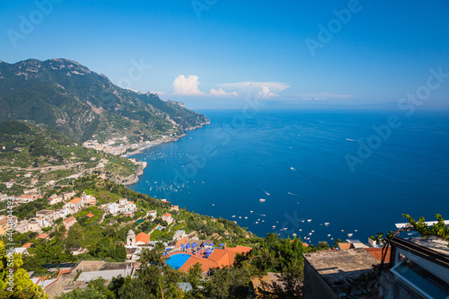 イタリア アマルフィ海岸のラヴェッロの丘からの景色