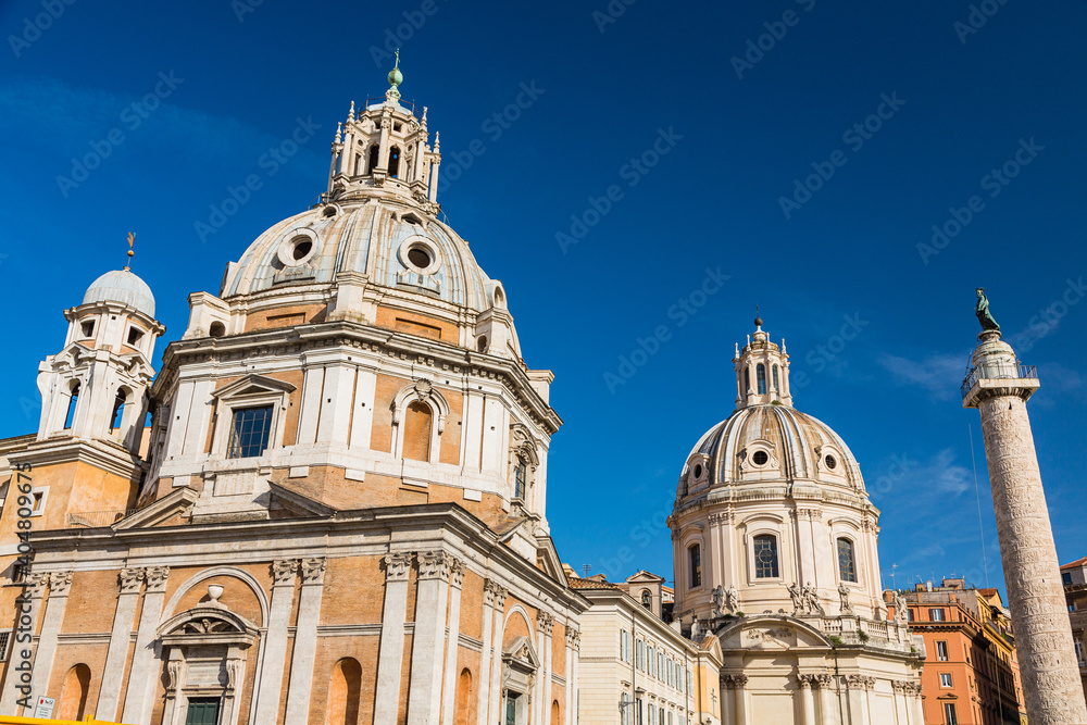 イタリア　ローマのロレート聖母教会とサンティッシモ・ノーメ・ディ ・マリア・アル・フォロ・トライアノ教会