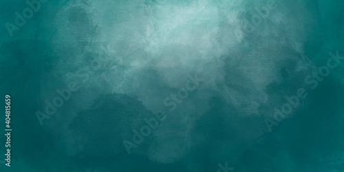 Sfondo blu acquerello con trama nuvolosa e grunge marmorizzato  nebbia morbida e illuminazione nebulosa e colori pastello. Banner web lungo. Sbiadito al centro.