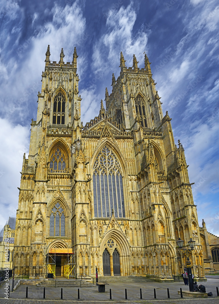 Ταπετσαρία The Cathedral and Metropolitical Church of Saint Peter in York, commonly known a