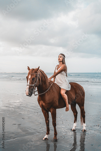 Woman with horse beach, smiling - Jericoacoara - Ceará - Jeri