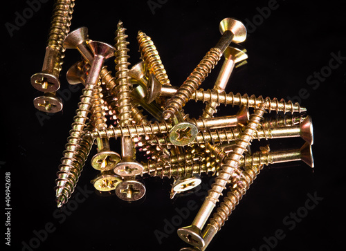 Screws and bolts
Macro 