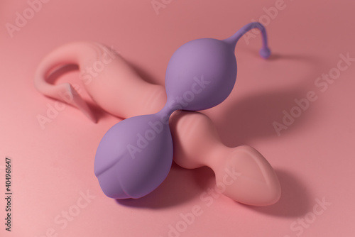 sex toys for adults, pink vibrator, kegel balls