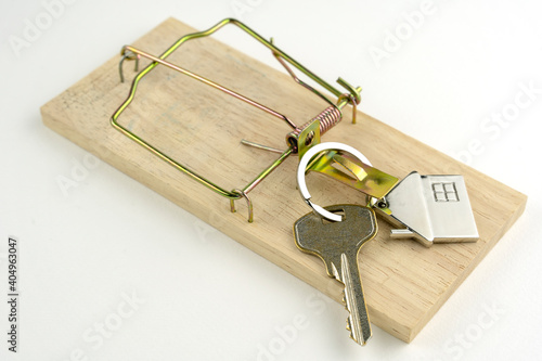 keys to a house on a mousetrap, the concept of a trap when buying a home