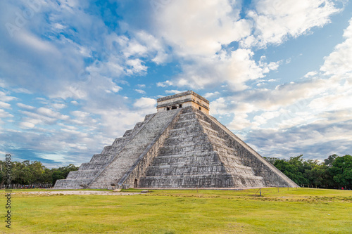 Mayan pyramid of Kukulcan El Castillo in Chichen Itza, Mexico