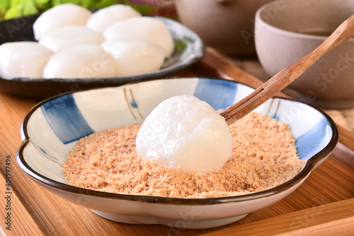 Taiwan style mochi with peanut powder set up on the table 