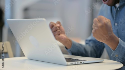 Wallpaper Mural Man having Loss while Working on Laptop, Close Up  Torontodigital.ca