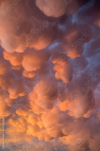 mammatus clouds