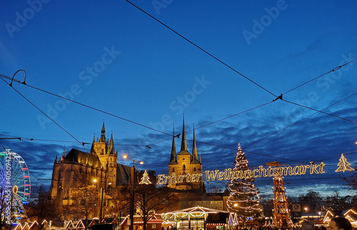 Domplatz Erfurt mit Weihnachtsmarkt
