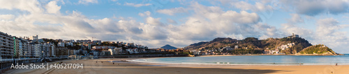 Panorámica de la Famosa Playa de La concha en san sebastian donostia.  © Oier
