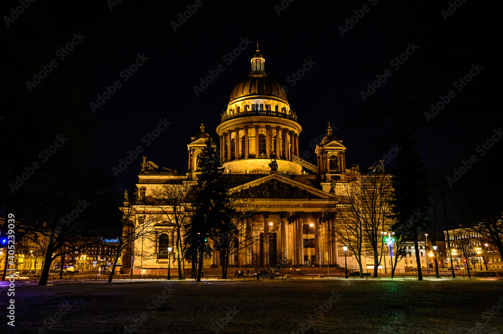 St. Isaac's Cathedral. Night photos of St. Petersburg