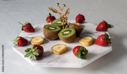 Fruit nappy with kiwi, strawbery and banana 