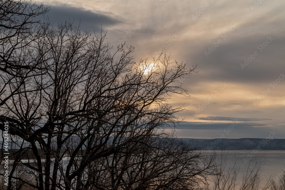 Obraz premium Coastal winter landscape. Cloudy and cold weather