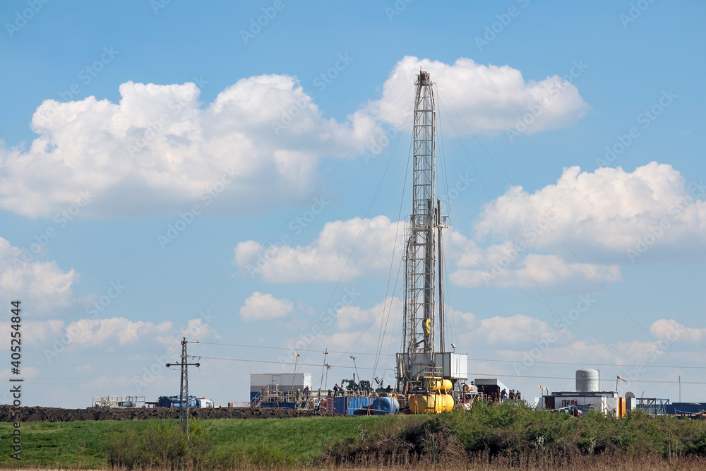 land oil and gas drilling rig