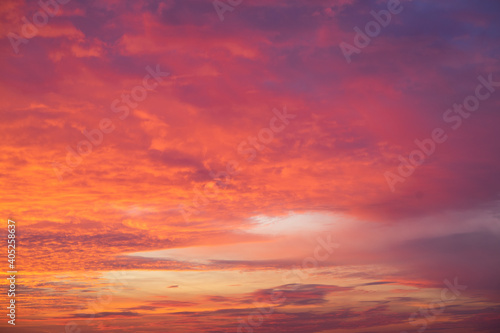 Red golden sunset © Lux Studio