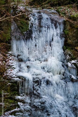 vereister Wasserfall