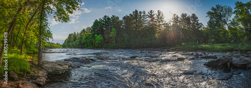 Obraz na płótnie Sunrise Over the Kettle River in Minnesota Summer w salonie