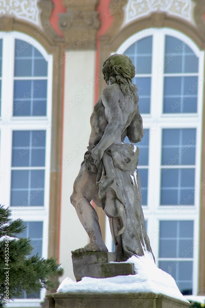 Obraz premium Posąg tylem