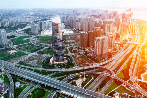 Canvas Print A bird's-eye view of Chaoyang Bridge and financial center in Nanchang