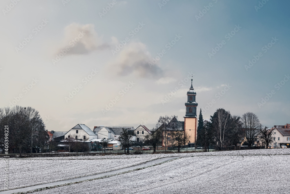 Kirchturm mit Winterlandschaft Ober-Hörgern
