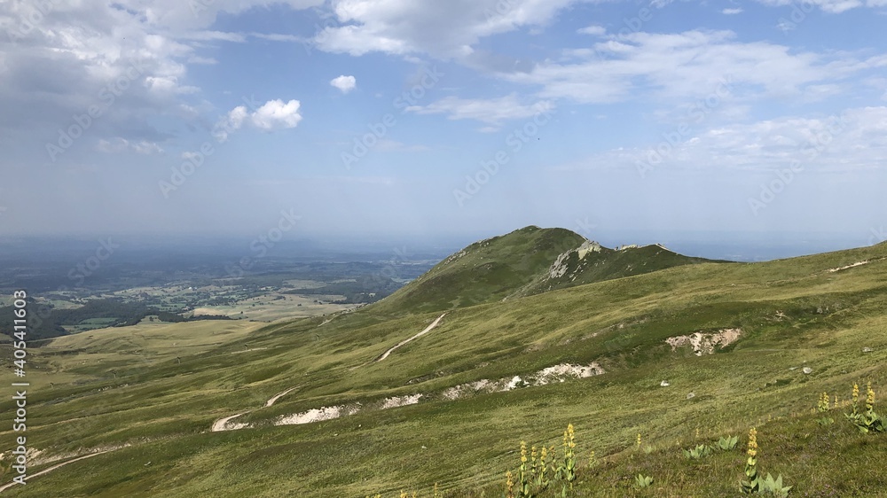 vue aérienne de la vallée de Chaudefour, puy-de-Sancy, Auvergne, France vue aérienne de la vallée de Chaudefour, puy-de-Sancy, Auvergne, France