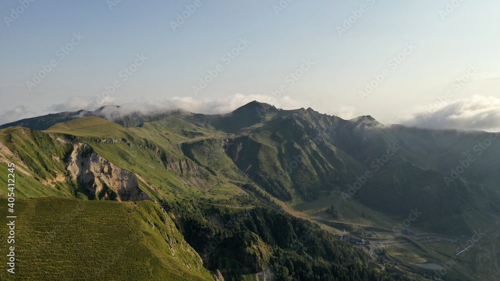 Obraz premium Chaine des puys et puy-de-Sancy en Auvergne