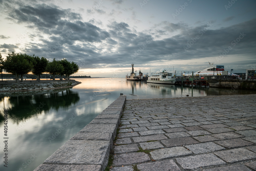 Morgens im Konstanzer Hafen