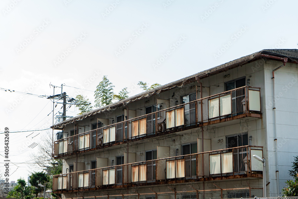 Fototapeta premium 築年数の古い集合住宅 