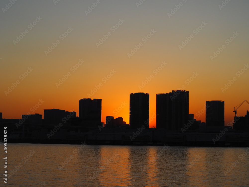 都会の夕焼け