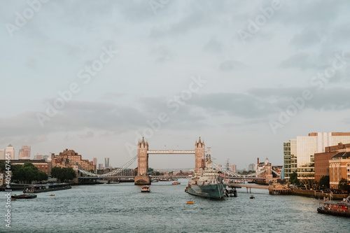Tower Bridge y Rio Tamesis  photo