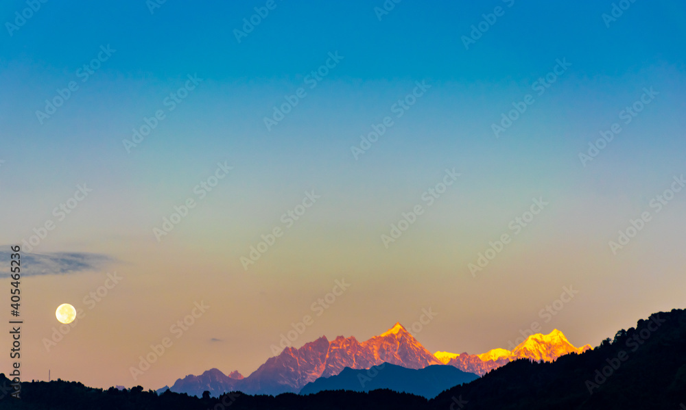 Sunrise over the Golden Himalayan mountains