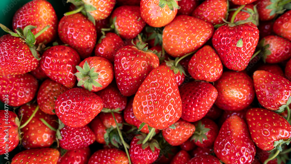Plakat Red fruit strawberry many with top view
