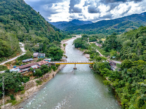 puente inti camino al monzon peru